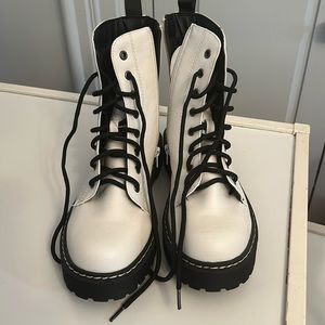 Brand new Sincerely Jules white combat boots size 9.5 - never worn